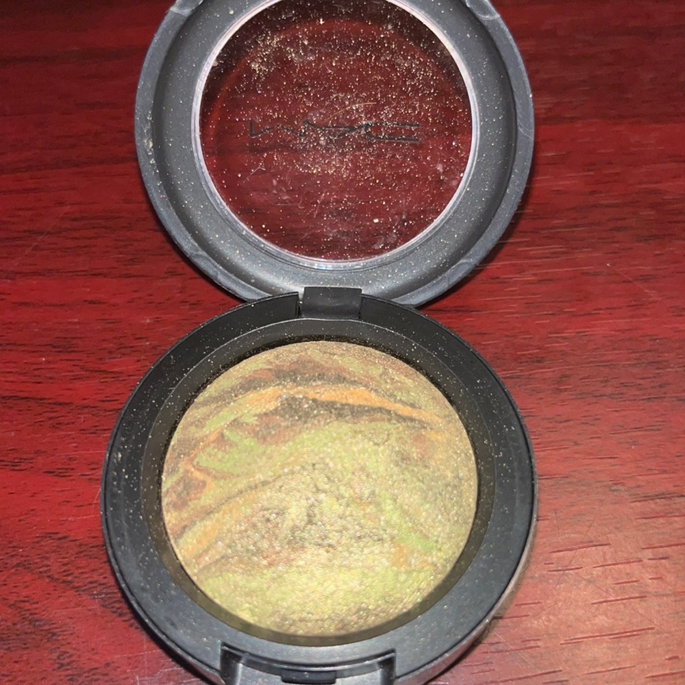 Mac Mineralized eyeshadow Sample name